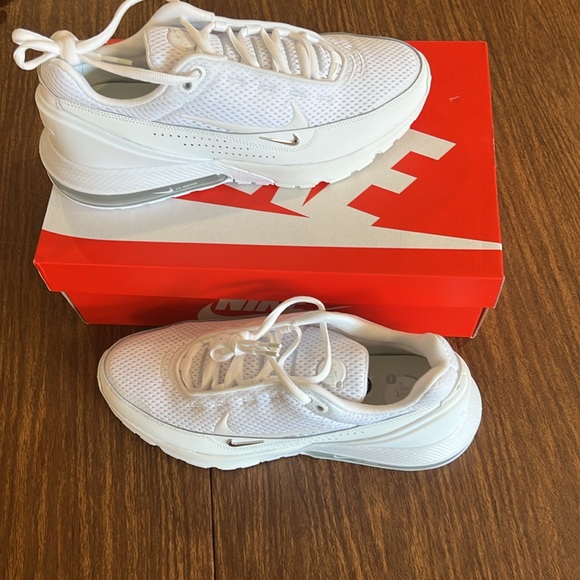 Brand new Nike 270 air max pulse , Got for Christmas never tried on or wore. - Picture 2 of 5